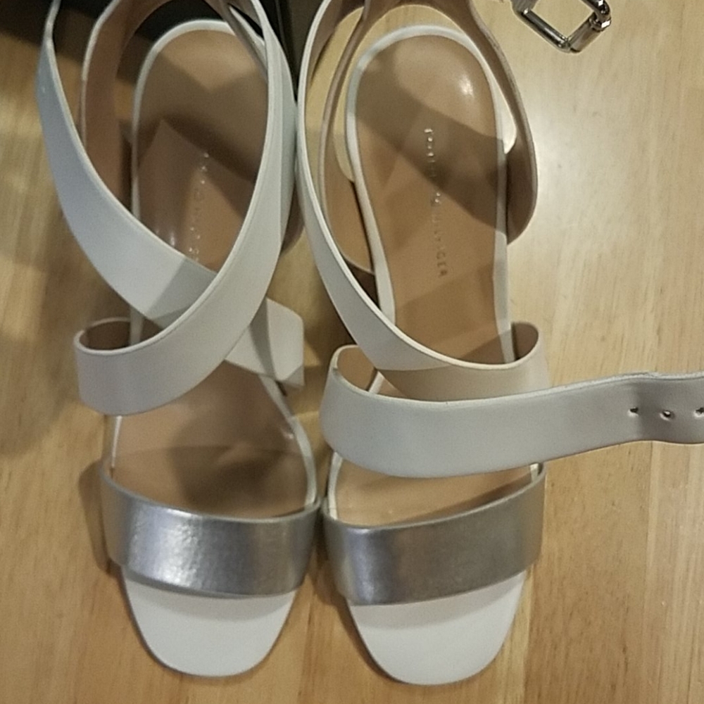 Tommy Hilfiger Sadah Metallic Silver White block heel sandals 7.5‎ - Picture 6 of 6